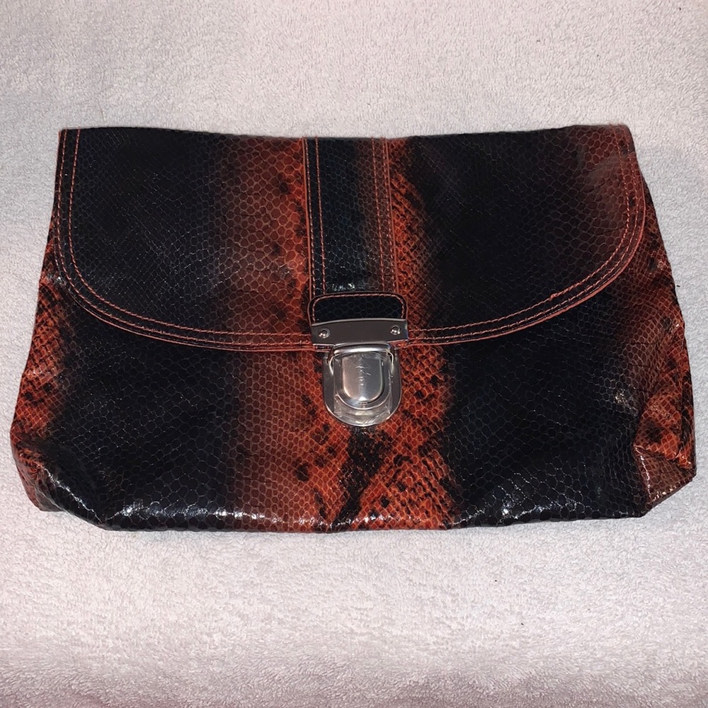 Snake skin clutch
